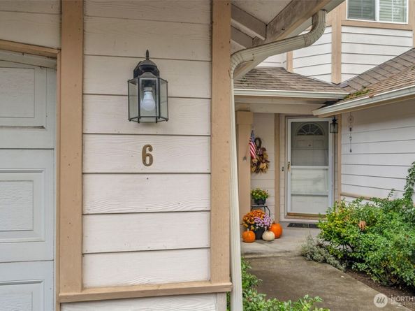 22638 44th Avenue W 6, Mountlake Terrace WA 98043