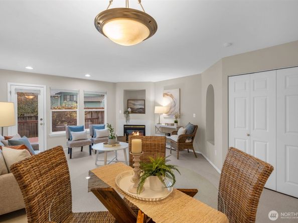 22638 44th Avenue W 6, Mountlake Terrace WA 98043