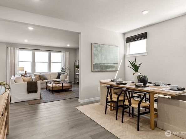 638 SE 11th Place 9, North Bend WA 98045