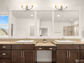 622 Mt Teneriffe Drive SE, North Bend WA 98045