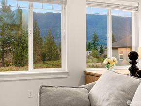 622 Mt Teneriffe Drive SE, North Bend WA 98045