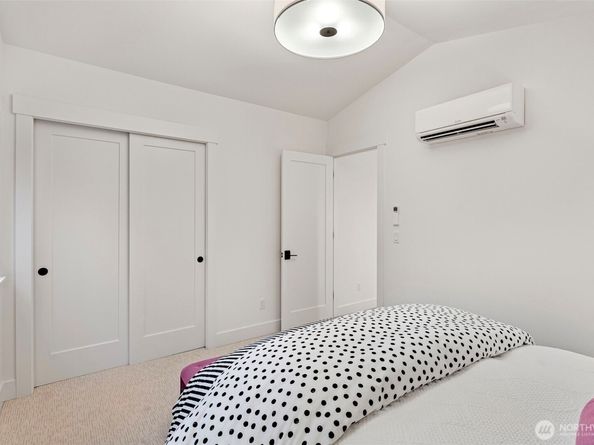 11218 115th Place NE, Kirkland WA 98033