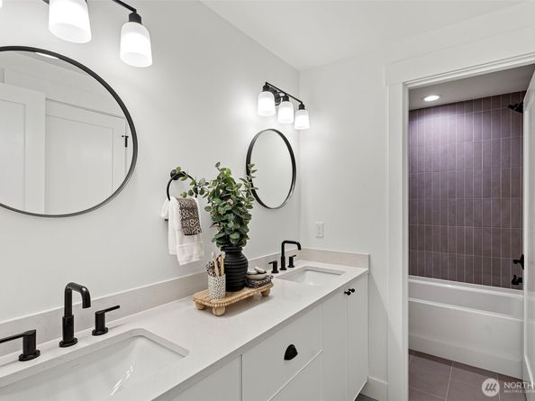 11222 115th Place NE, Kirkland WA 98033