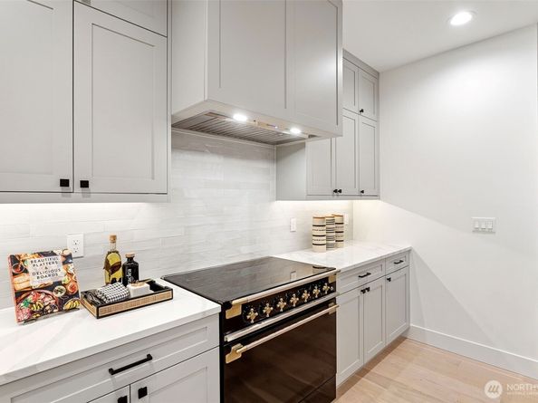 11222 115th Place NE, Kirkland WA 98033