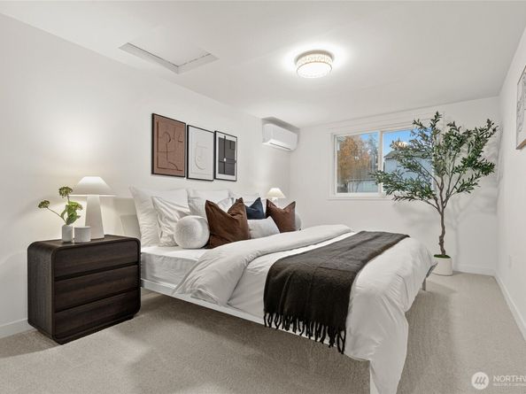 2460 S 121 Street, Burien WA 98168