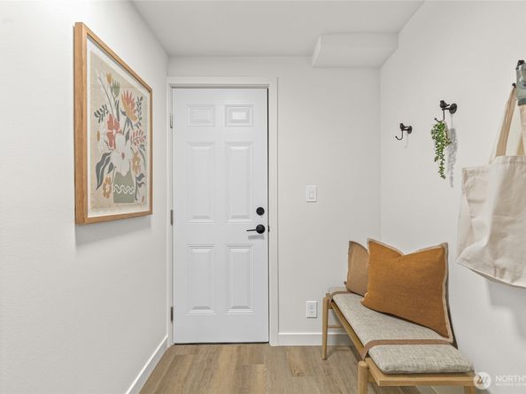 2460 S 121 Street, Burien WA 98168