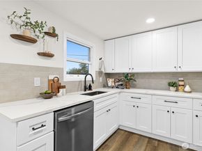 2460 S 121 Street, Burien WA 98168