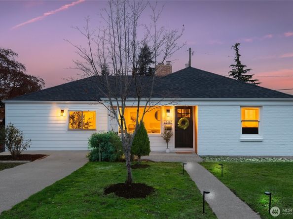 2460 S 121 Street, Burien WA 98168