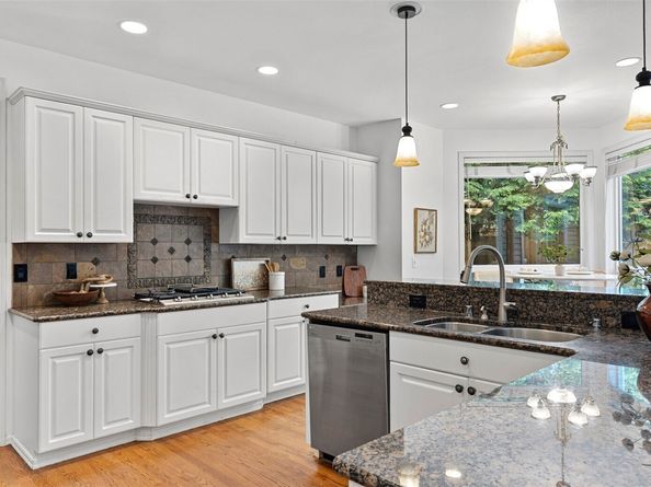 110 247th Avenue SE, Sammamish WA 98074