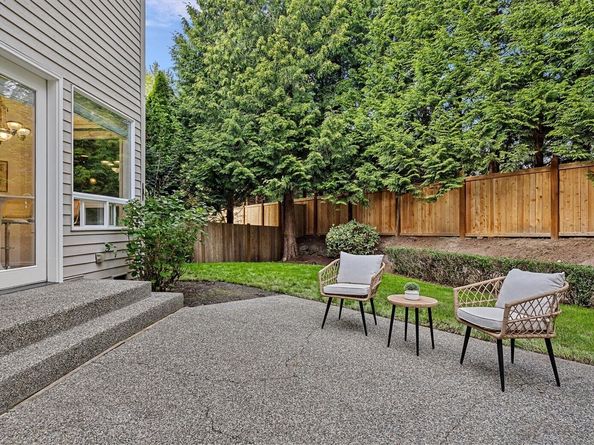 110 247th Avenue SE, Sammamish WA 98074