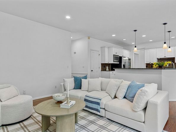 110 247th Avenue SE, Sammamish WA 98074