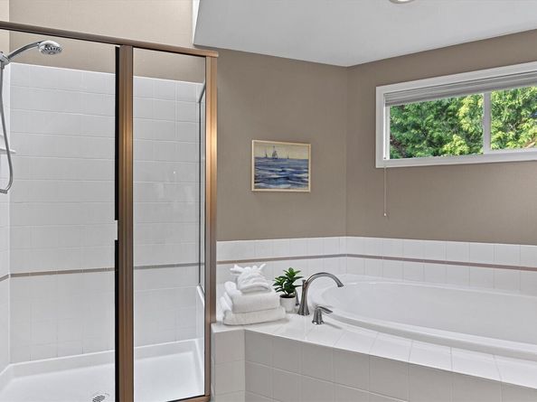 110 247th Avenue SE, Sammamish WA 98074