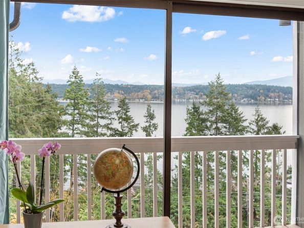 110 174th Place NE, Bellevue WA 98008