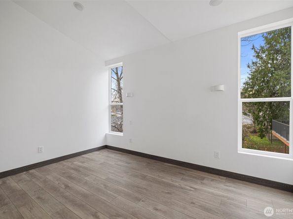 9747 57th Avenue S B, Seattle WA 98118