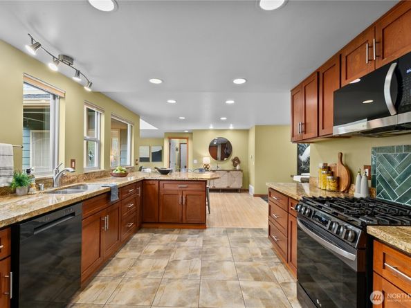 14808 84th Avenue NE, Kenmore WA 98028