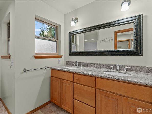 14808 84th Avenue NE, Kenmore WA 98028