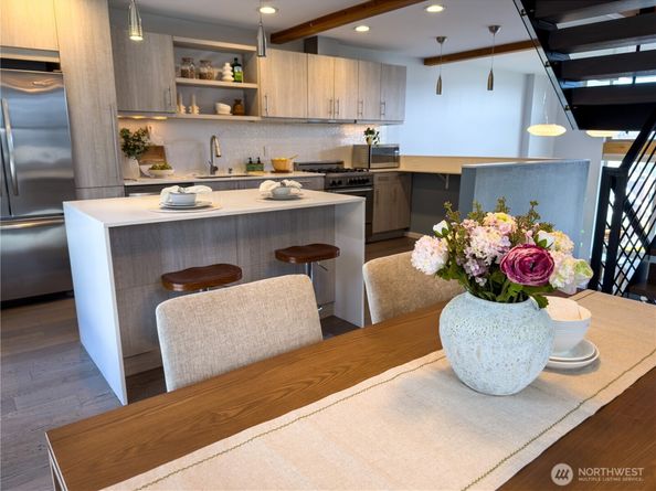 3404 23rd A, Seattle WA 98199