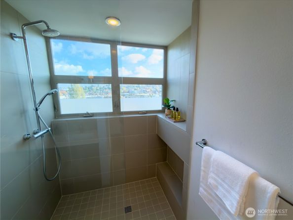 3404 23rd A, Seattle WA 98199