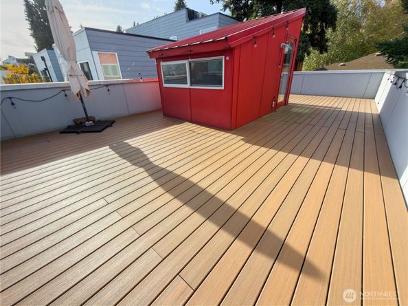 3404 23rd A, Seattle WA 98199