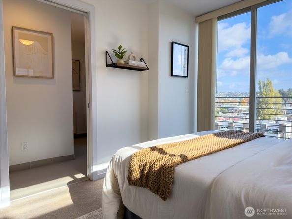 3404 23rd A, Seattle WA 98199