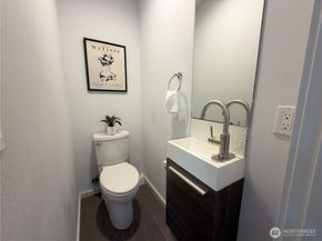 3404 23rd A, Seattle WA 98199