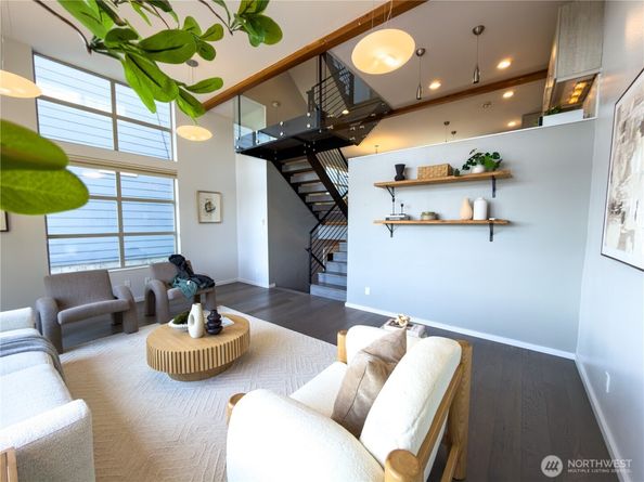 3404 23rd A, Seattle WA 98199