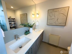 3404 23rd A, Seattle WA 98199