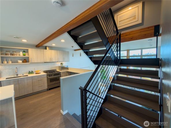 3404 23rd A, Seattle WA 98199