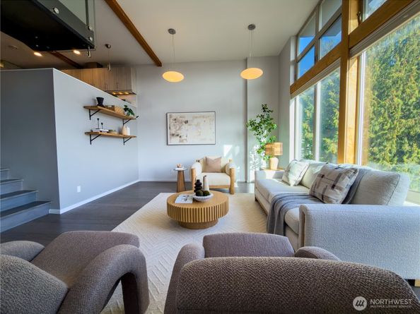 3404 23rd A, Seattle WA 98199