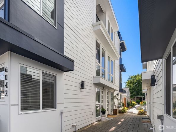 6042 B 41st Avenue SW, Seattle WA 98136