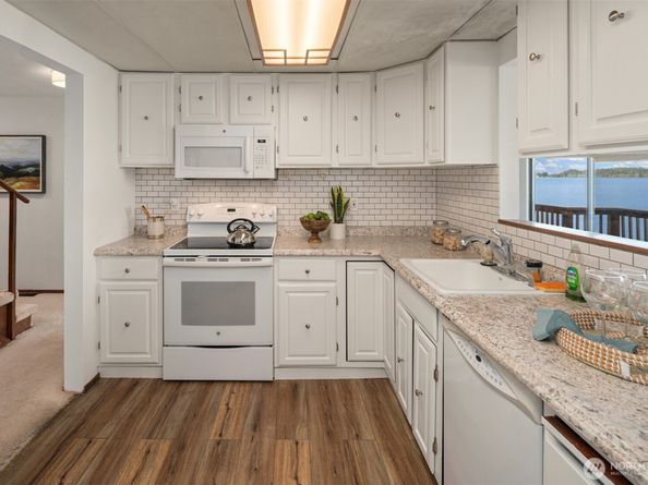 9764 Rainier Avenue S, Seattle WA 98118