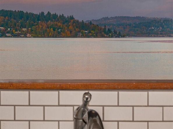 9764 Rainier Avenue S, Seattle WA 98118