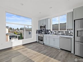 9751 57th Avenue S C, Seattle WA 98118