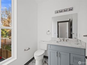 9751 57th Avenue S, Seattle WA 98118