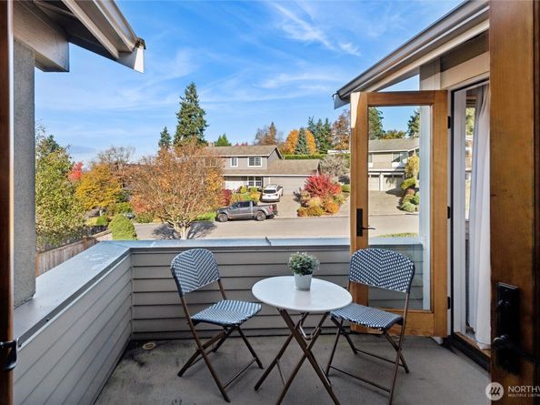 10511 NE 44th Street, Kirkland WA 98033