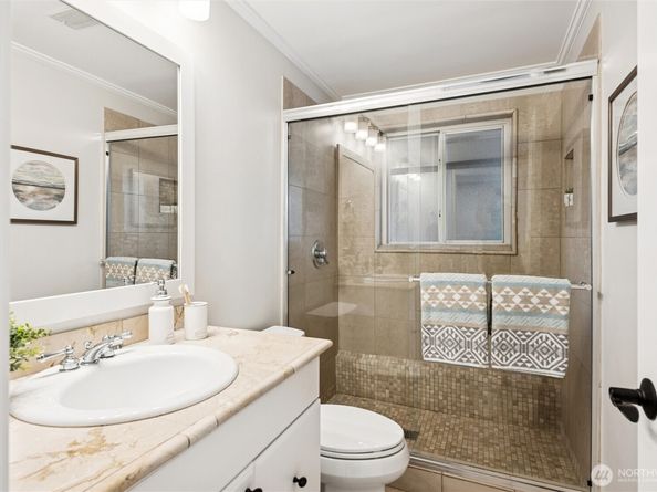 10511 NE 44th Street, Kirkland WA 98033