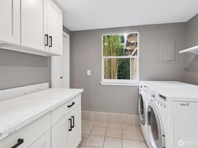 10511 NE 44th Street, Kirkland WA 98033