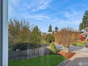 10511 NE 44th Street, Kirkland WA 98033