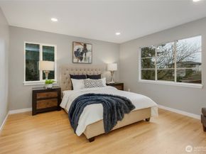 10726 Sand Point Way NE A, Seattle WA 98125