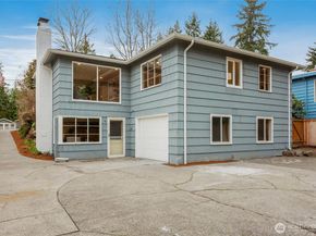 10726 Sand Point Way NE A, Seattle WA 98125