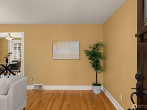 13703 Palatine Avenue N, Seattle WA 98133