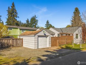 13703 Palatine Avenue N, Seattle WA 98133