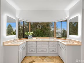 5601 43rd Avenue W, Seattle WA 98199
