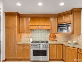 5601 43rd Avenue W, Seattle WA 98199