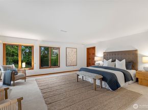 5601 43rd Avenue W, Seattle WA 98199