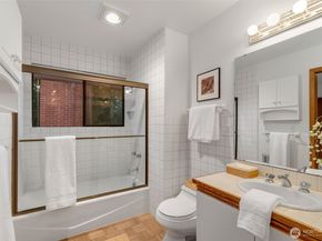 5601 43rd Avenue W, Seattle WA 98199