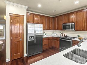 626 Glen Street 201, Edmonds WA 98020