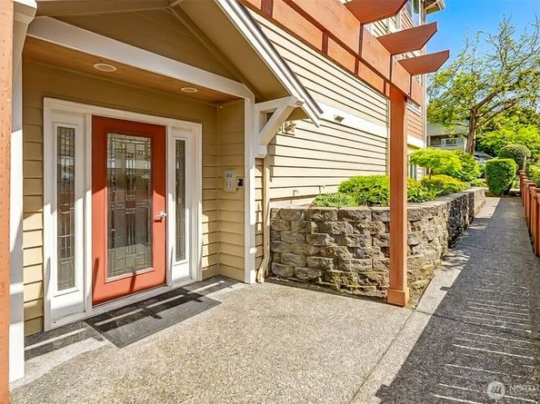 626 Glen Street 201, Edmonds WA 98020