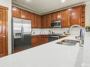 626 Glen Street 201, Edmonds WA 98020