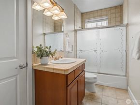 626 Glen Street 201, Edmonds WA 98020